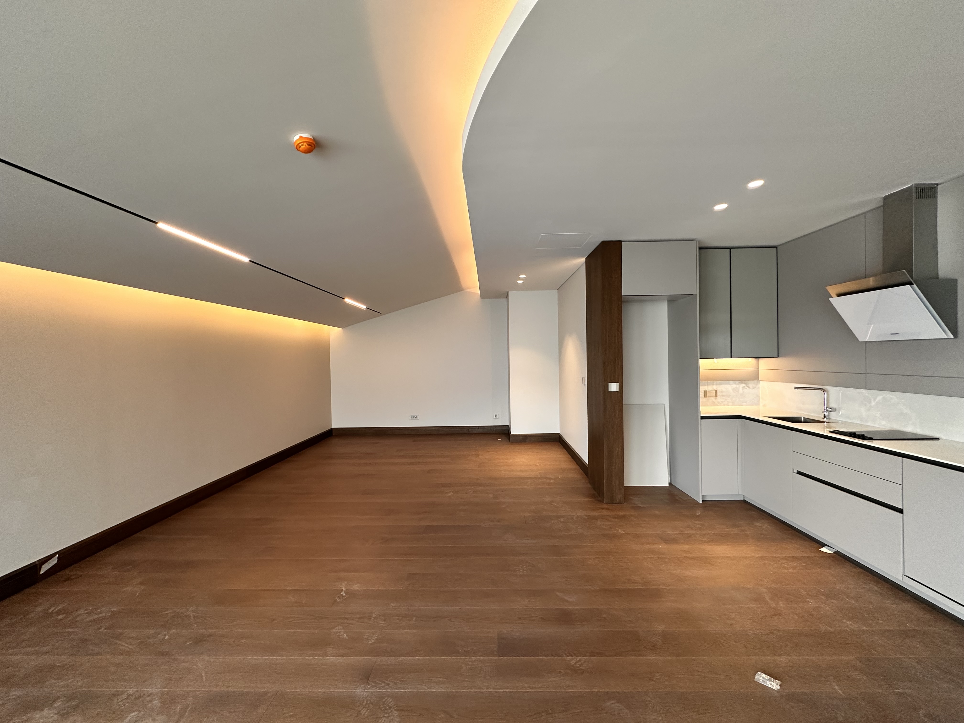 NİVAK FLORYA da 7+1 SATILIK ÜST DUBLEX DAİRE