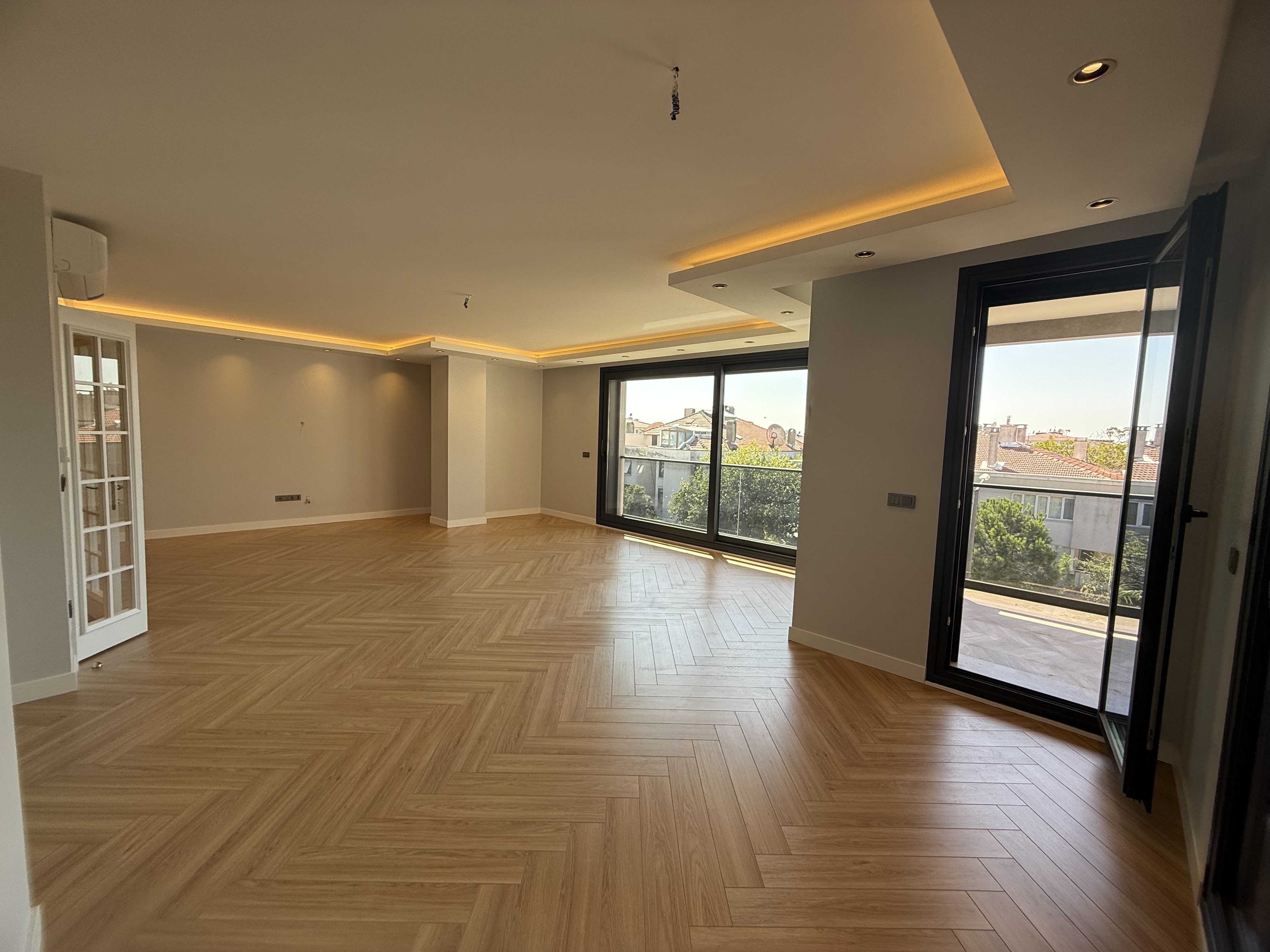 Adakale Deniz Manzaralı Sıfır Bina 6+2 Özel Tasarım Üst Dubleks